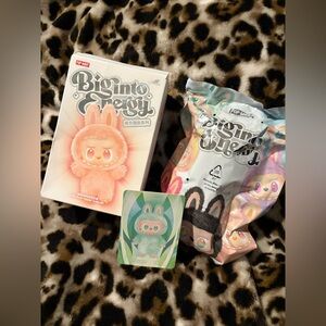 Pop mart Big into energy 💚